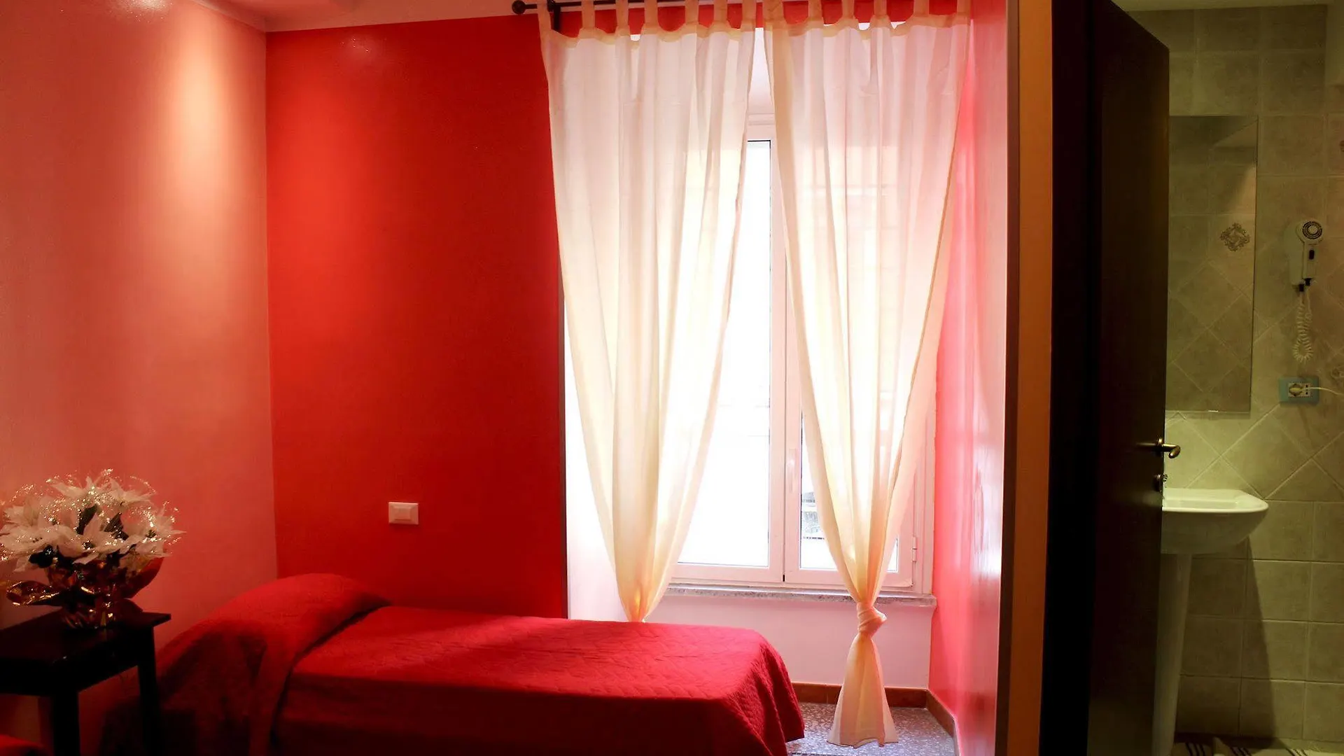 Legend R.G. Hostel Rome