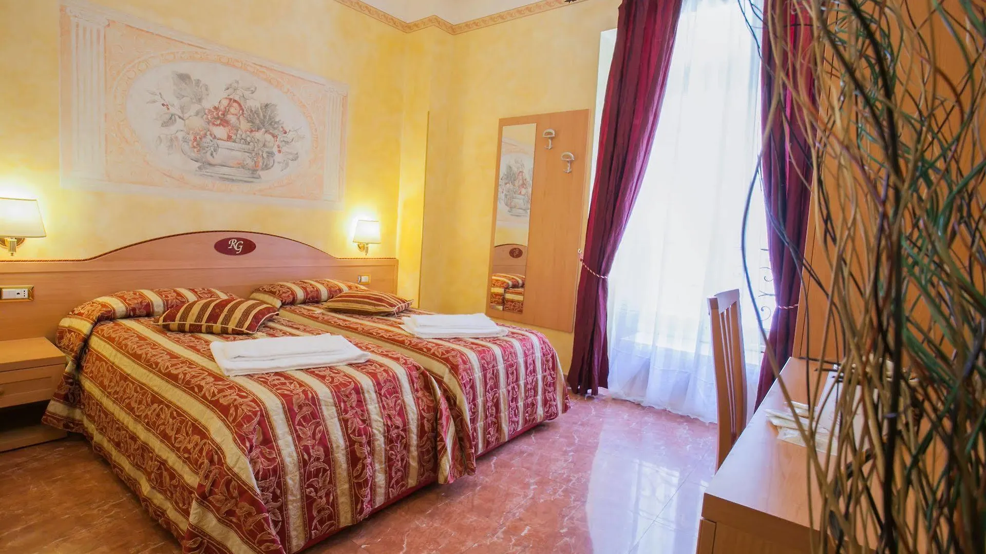 Legend R.G. Hostel Rome