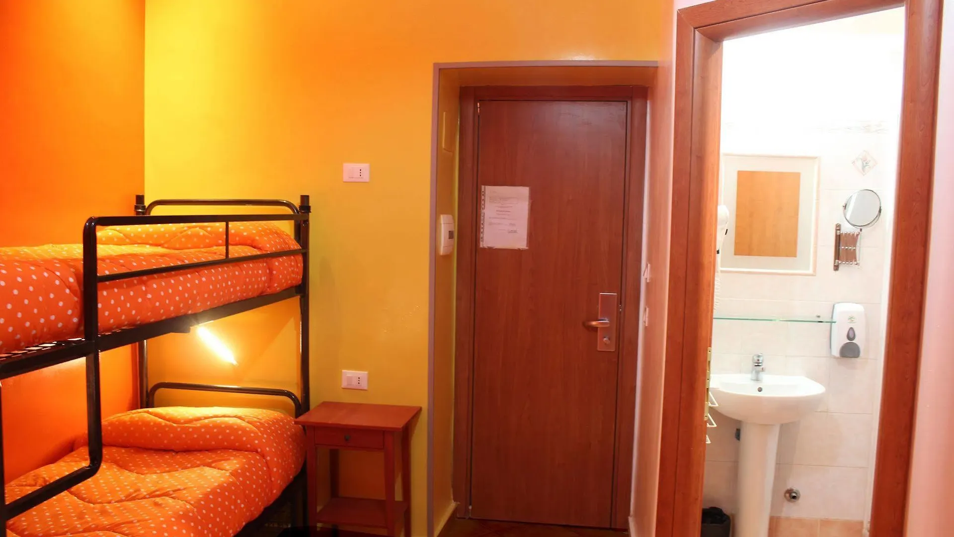 Legend R.G. Hostel Rome